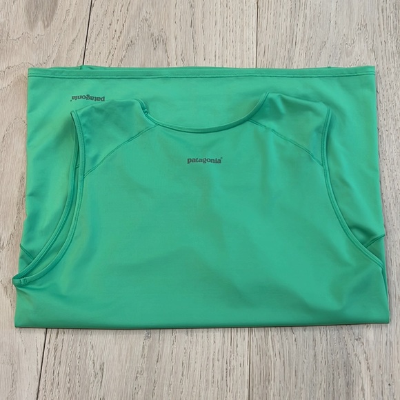 Patagonia Scoop Neck Tank Top Size Medium - Picture 3 of 10